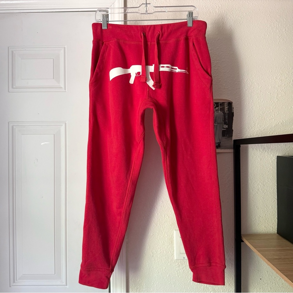 HASTAMUERTE red gun graphic knit fleece cropped jogger sweat pants